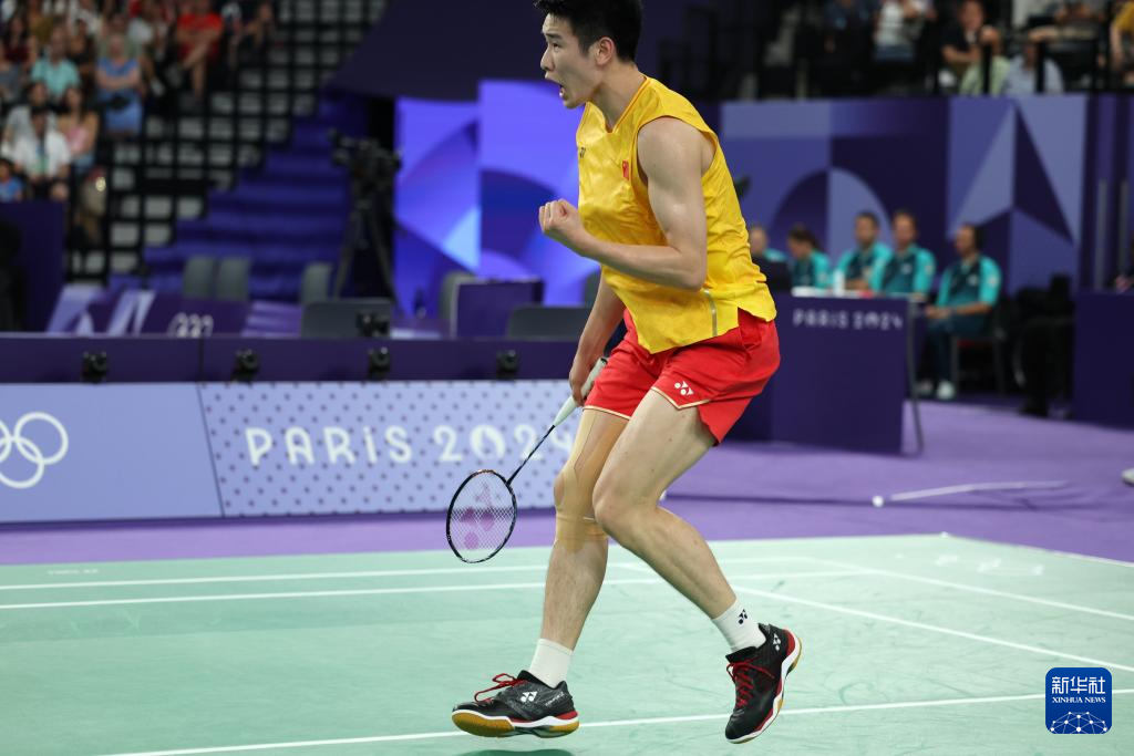 展现了他在 展现了他在