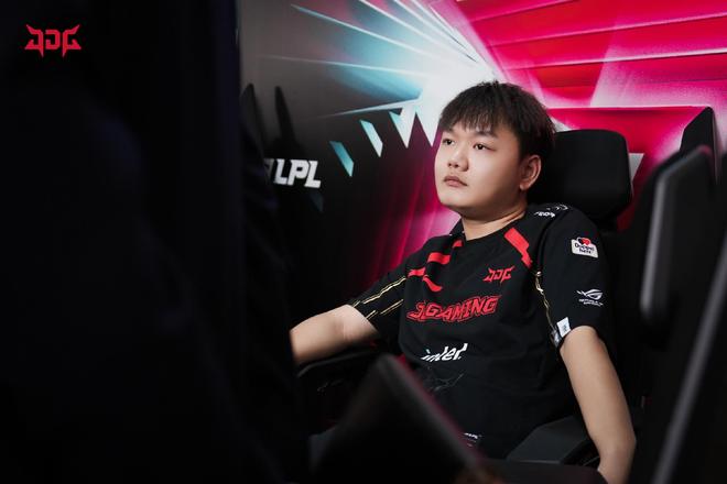 他就用低平 他就用低平